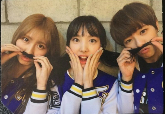 Photocard Sous Unit Momo,Nayeon, Jeongyeon - Page Two